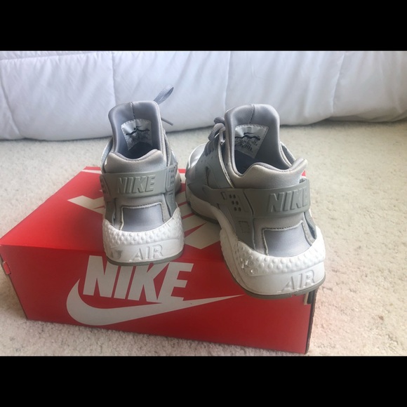 Nike Huaraches silver - Picture 4 of 5